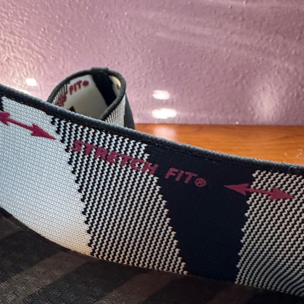 Skechers Black and white Women's Flats size 10 - Picture 4 of 9